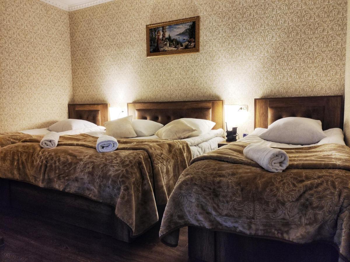 Sophia's GuestHouse Kazbegi Eksteriør billede