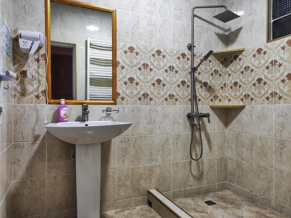 Sophia's GuestHouse Kazbegi Eksteriør billede